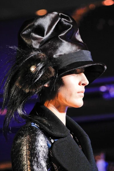 Look 99
